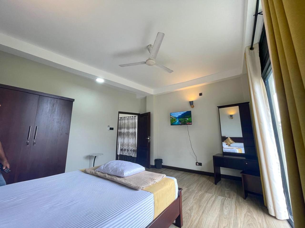 Lush Breeze Hotel Kandy Exterior photo
